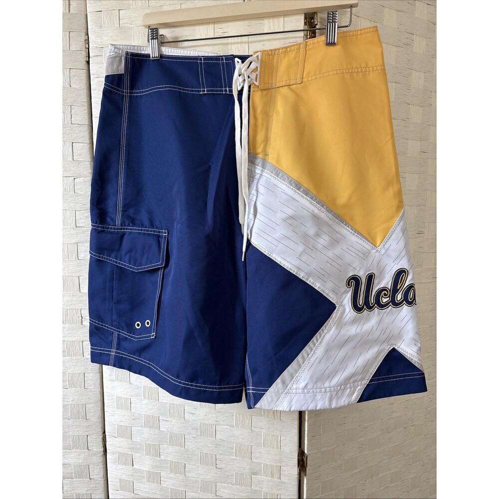 UCLA BRUINS BASKETBALL Size XL Men Campus Drive
